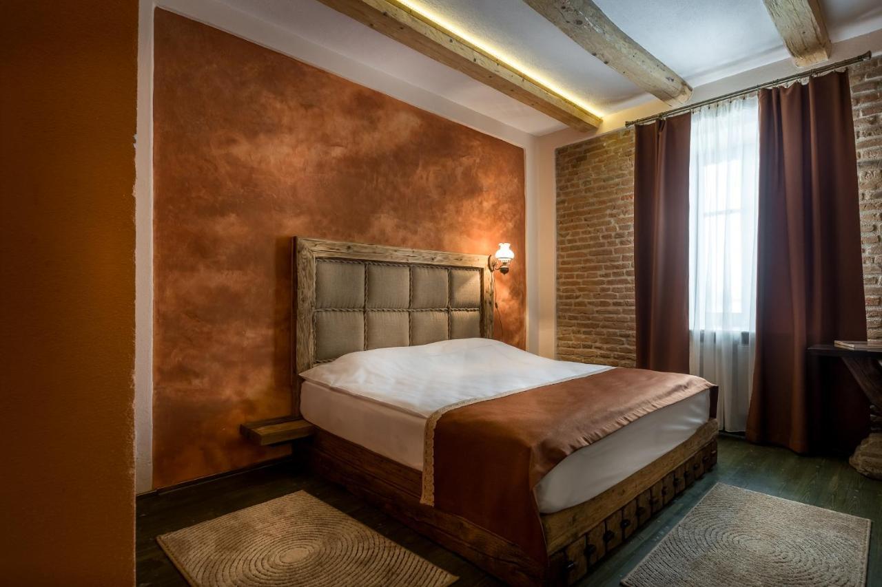Castle Hotel Daniel Baraolt ภายนอก รูปภาพ
