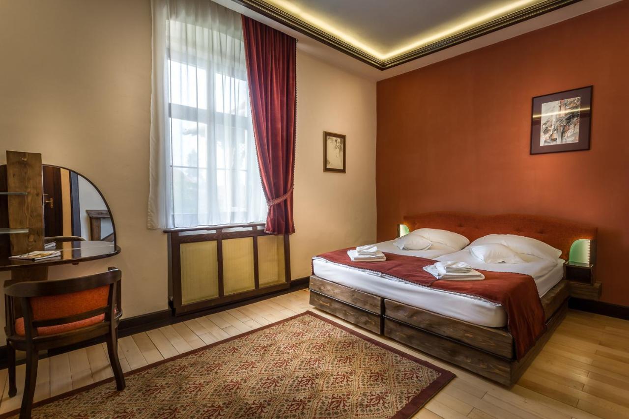 Castle Hotel Daniel Baraolt ภายนอก รูปภาพ