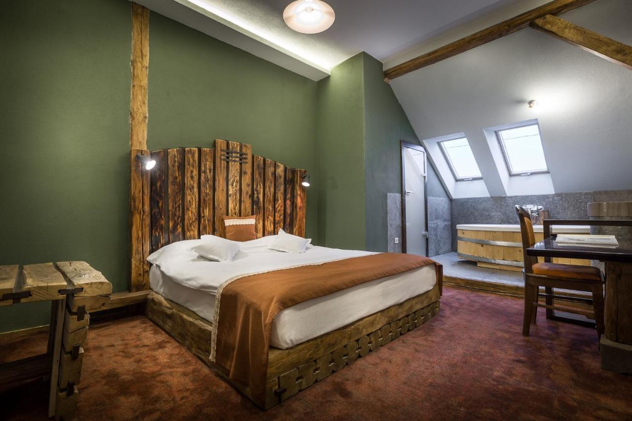 Castle Hotel Daniel Baraolt ภายนอก รูปภาพ