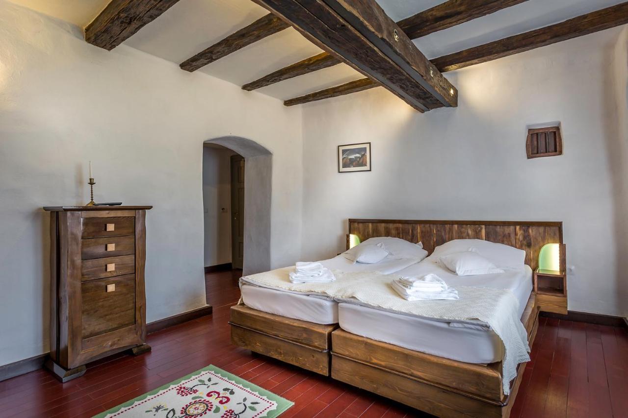 Castle Hotel Daniel Baraolt ภายนอก รูปภาพ
