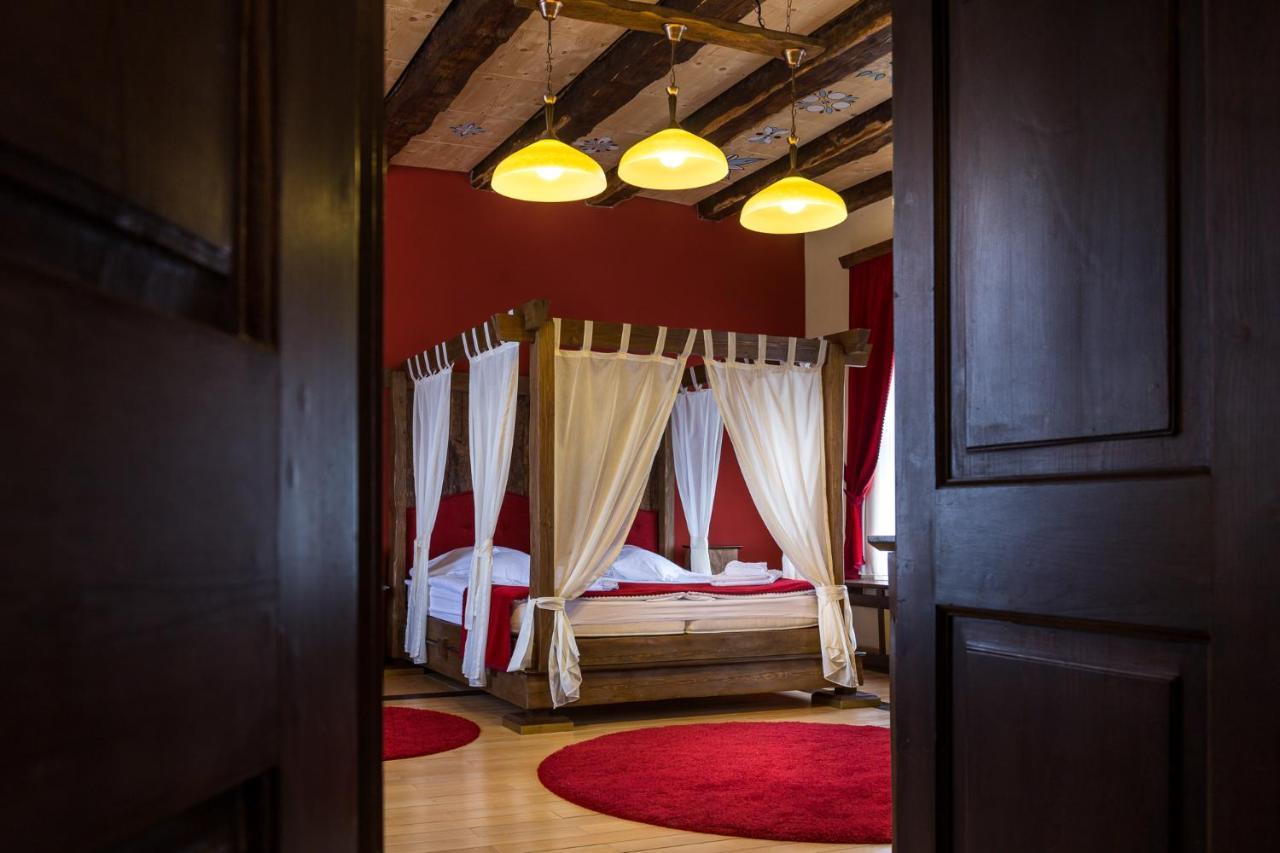 Castle Hotel Daniel Baraolt ภายนอก รูปภาพ