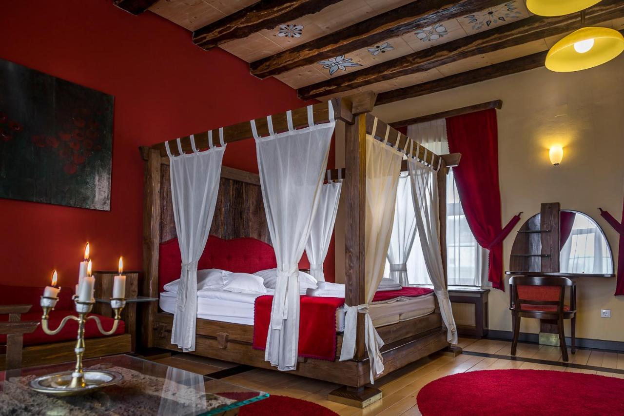 Castle Hotel Daniel Baraolt ภายนอก รูปภาพ