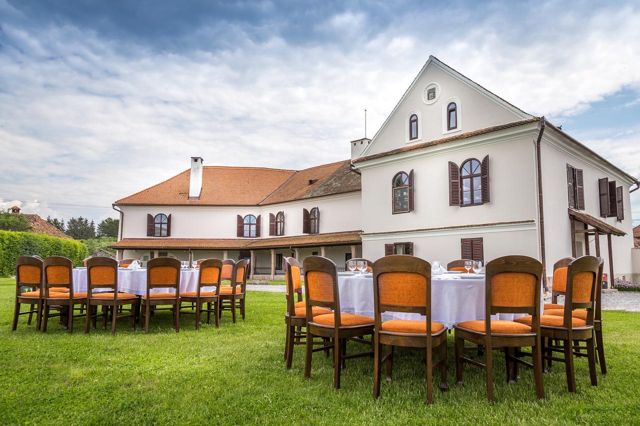 Castle Hotel Daniel Baraolt ภายนอก รูปภาพ