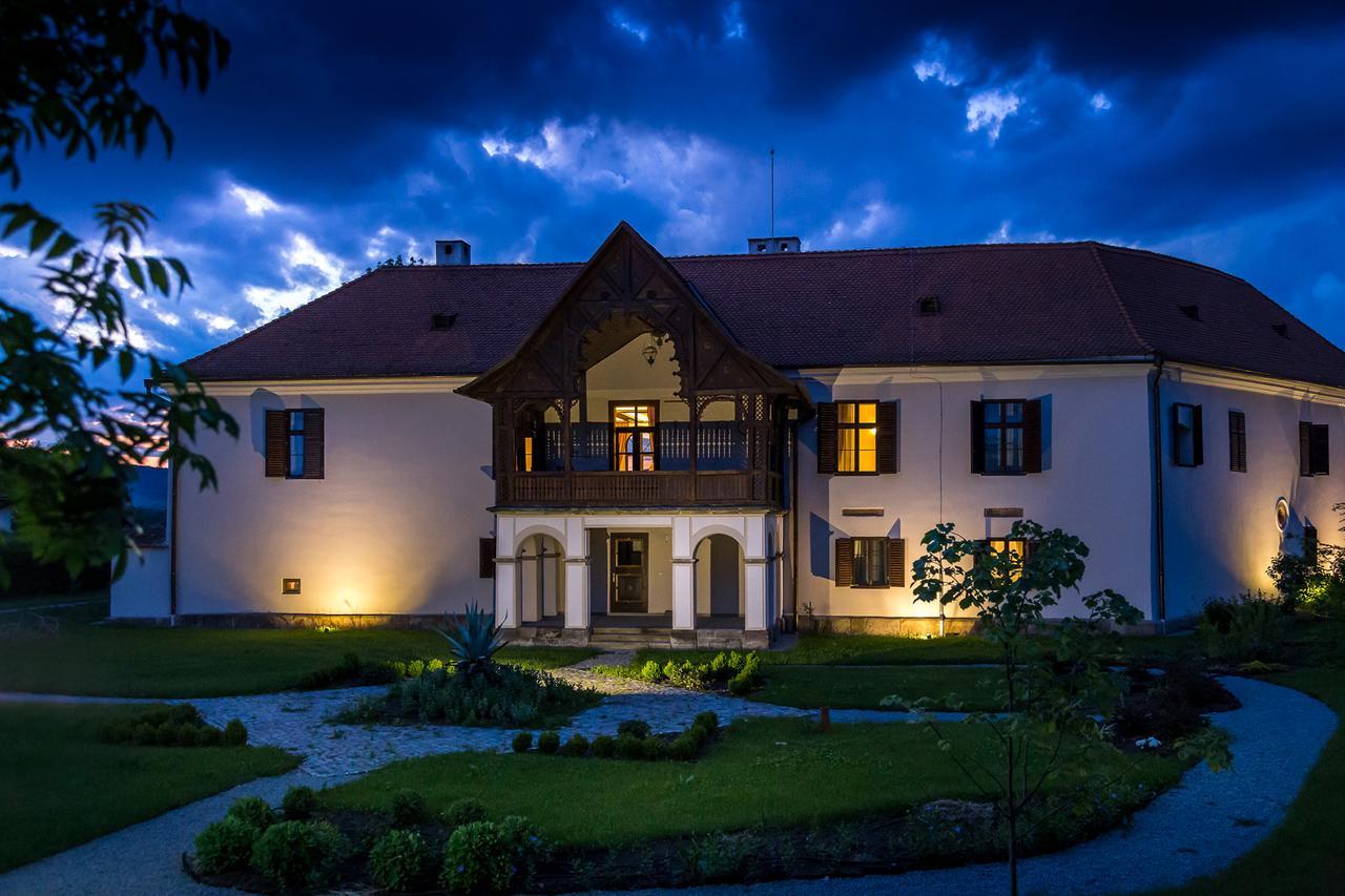 Castle Hotel Daniel Baraolt ภายนอก รูปภาพ