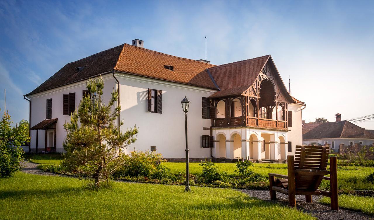 Castle Hotel Daniel Baraolt ภายนอก รูปภาพ