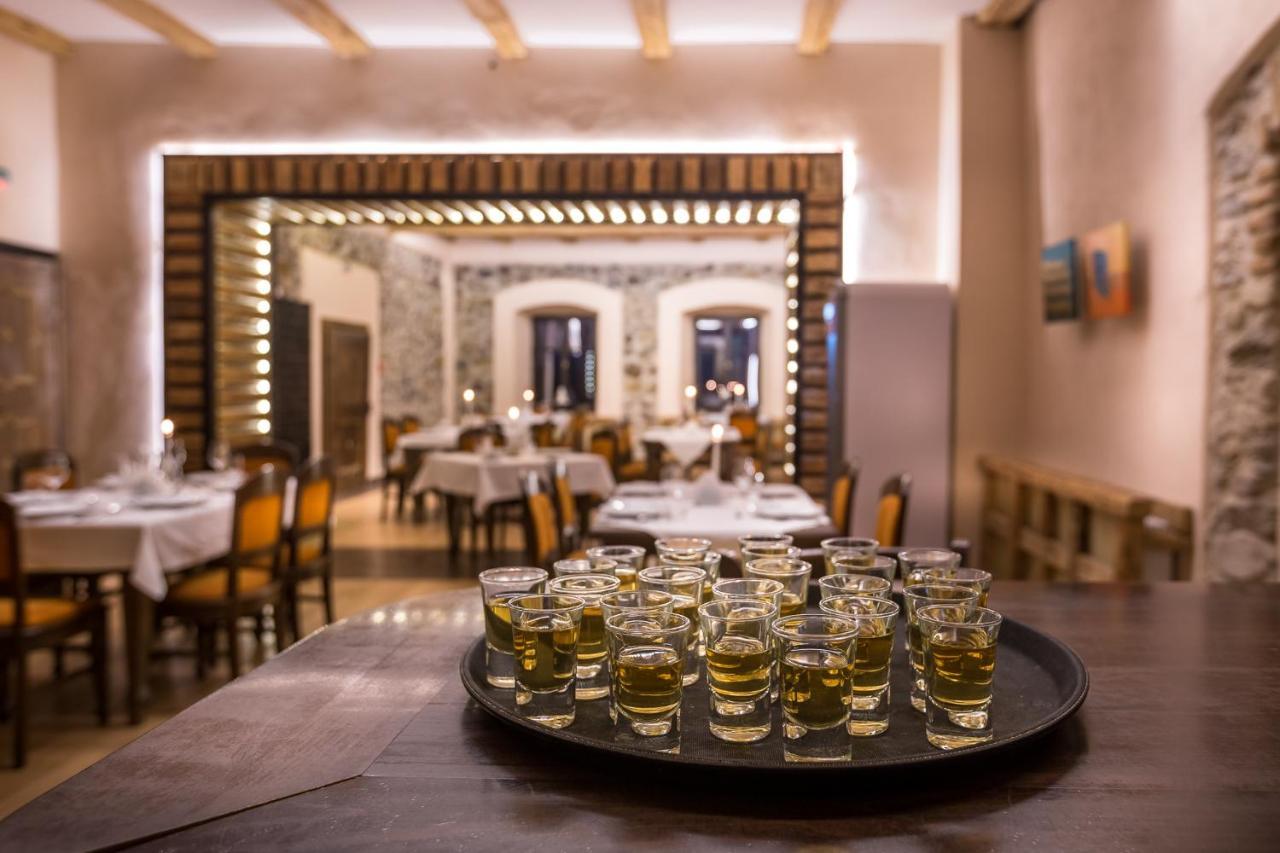 Castle Hotel Daniel Baraolt ภายนอก รูปภาพ